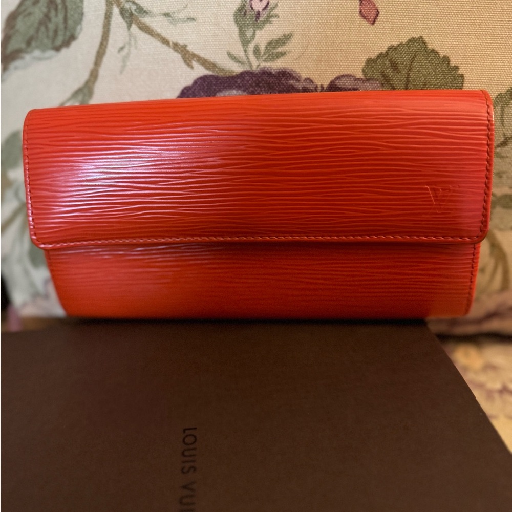 LOUIS VUITTON Piment Epi Leather Sarah Wallet